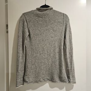 Nicole Miller Light Gray Cashmere Sweater